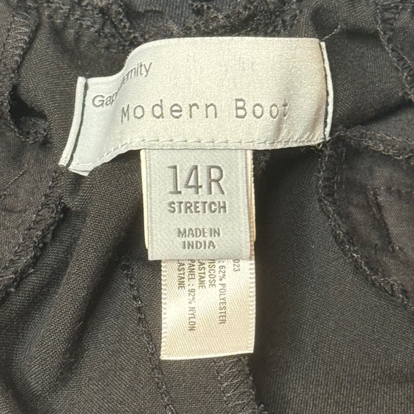 GAP Maternity Modern Boot Pants - Picture 2 of 9